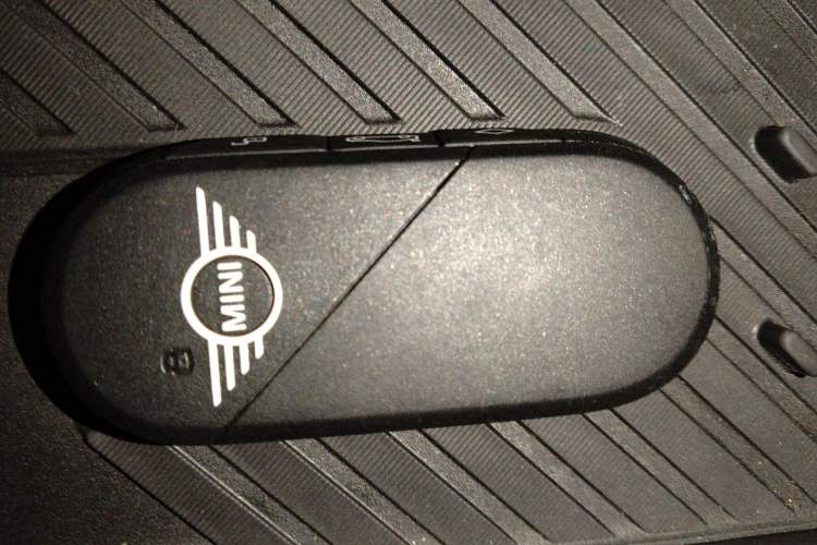 Used MINI Electric COOPER 2024 452km COOPER SE Artist Interior 1