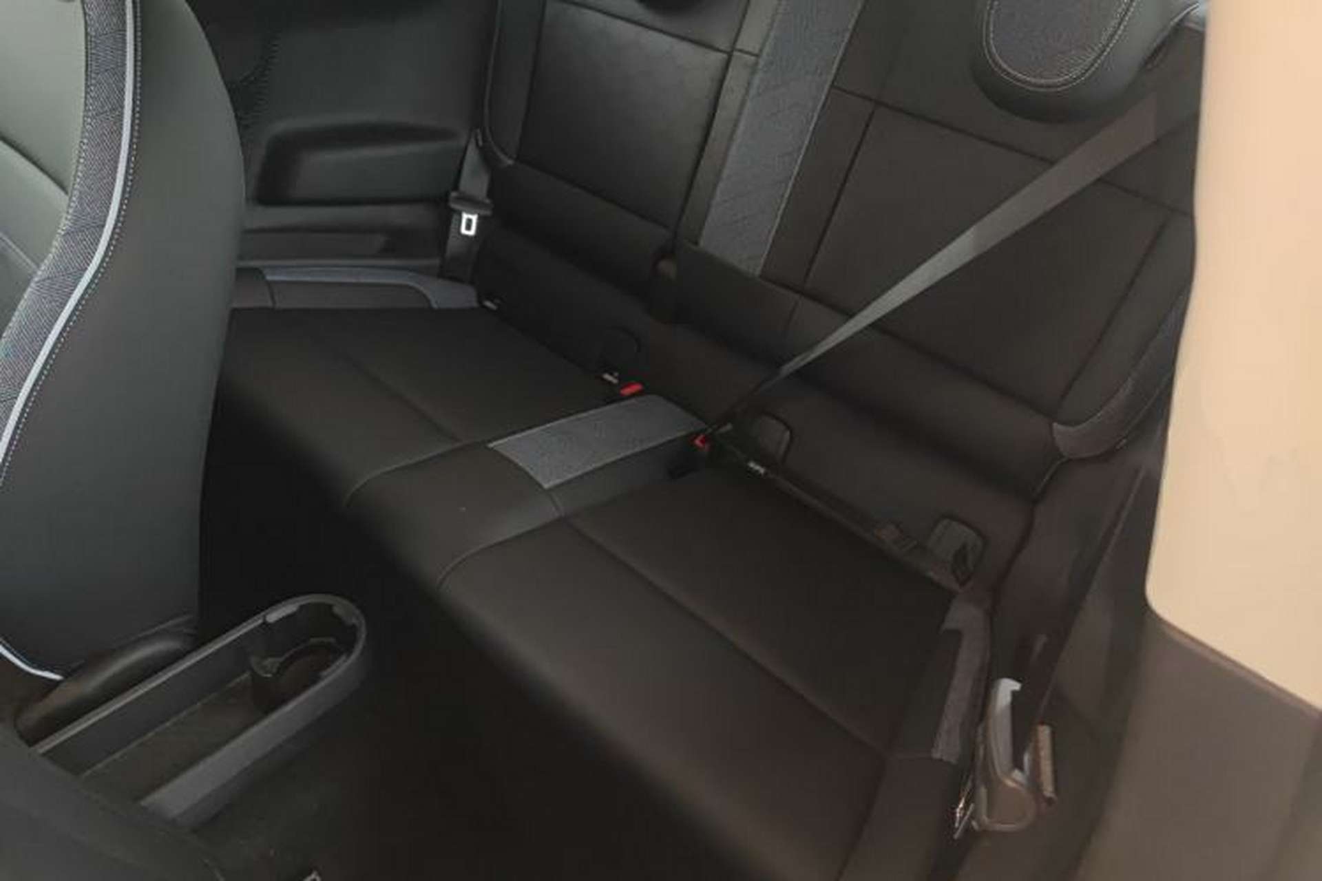 Used MINI Electric COOPER 2024 452km COOPER SE Artist Interior 4