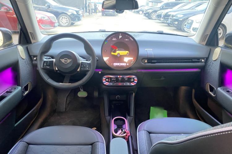 Used MINI Electric COOPER 2024 456km COOPER E Classic Edition Interior 8