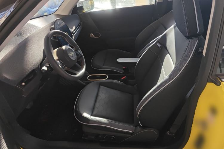Used MINI Electric COOPER 2024 452km COOPER SE Artist Left Front Seat