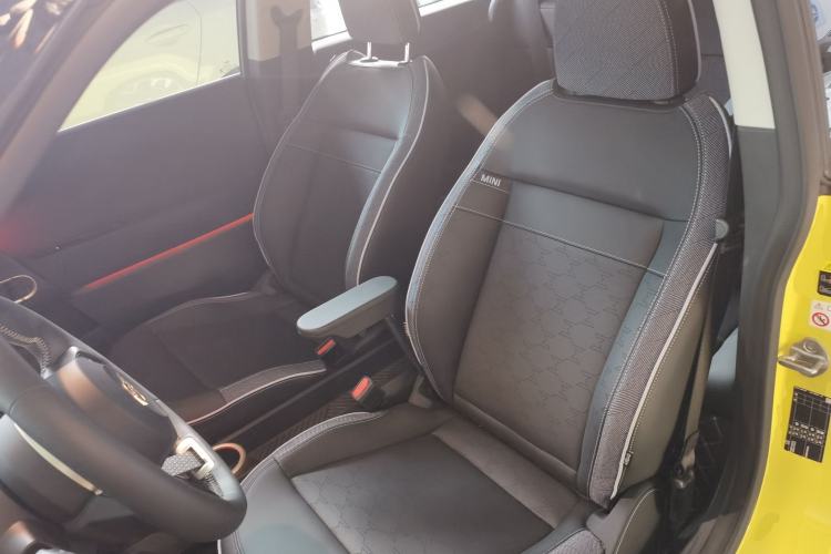Used MINI Electric COOPER 2024 452km COOPER SE Artist Left Front Seat
