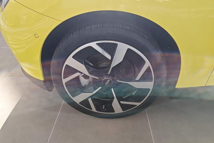 Used MINI Electric COOPER 2024 452km COOPER SE Artist Left Front Wheel Hub