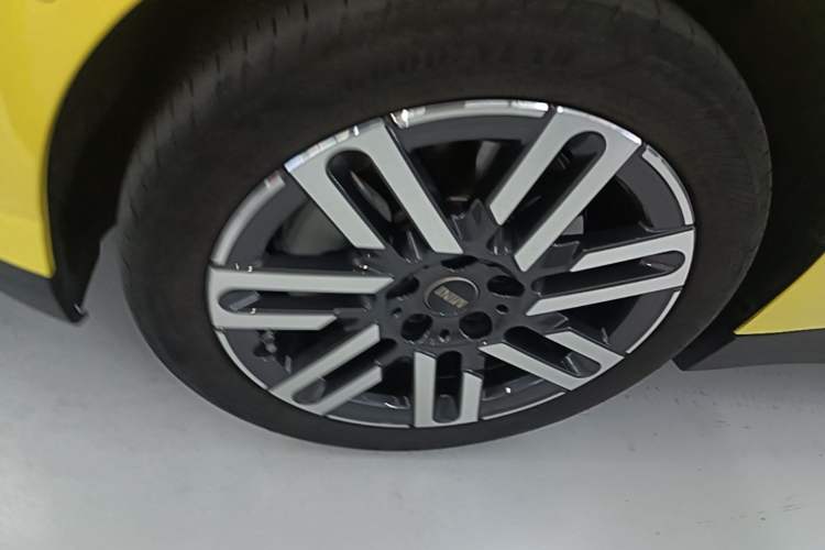 Used MINI Electric COOPER 2024 456km COOPER E Classic Edition Left Front Wheel Hub