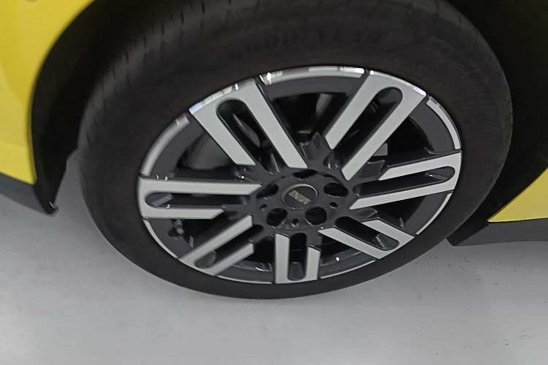 Used MINI Electric COOPER 2024 456km COOPER E Classic Edition Left Front Wheel Hub
