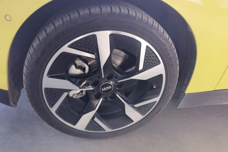 Used MINI Electric COOPER 2024 452km COOPER SE Artist Left Front Wheel Hub