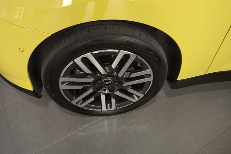 Used MINI Electric COOPER 2024 456km COOPER E Classic Edition Left Front Wheel Hub
