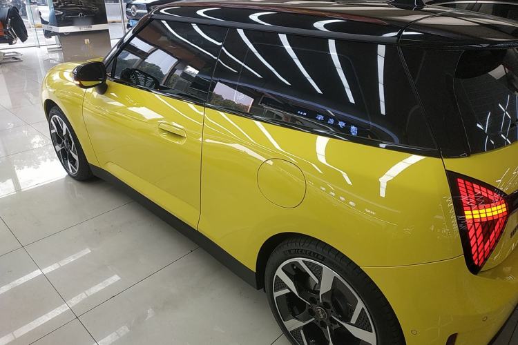 Used MINI Electric COOPER 2024 452km COOPER SE Artist Left Side
