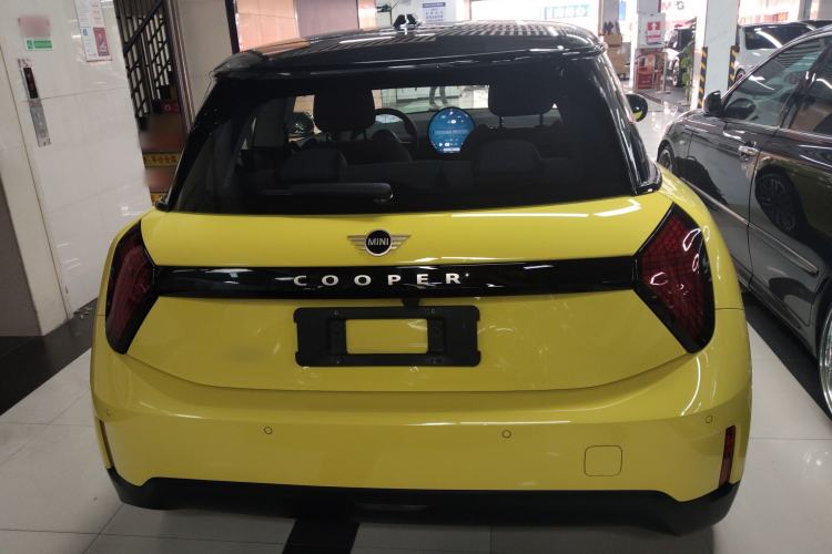 Used MINI Electric COOPER 2024 456km COOPER E Classic Edition Rear