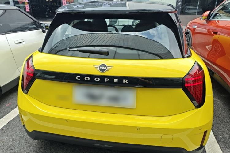 Used MINI Electric COOPER 2024 456km COOPER E Classic Edition Rear