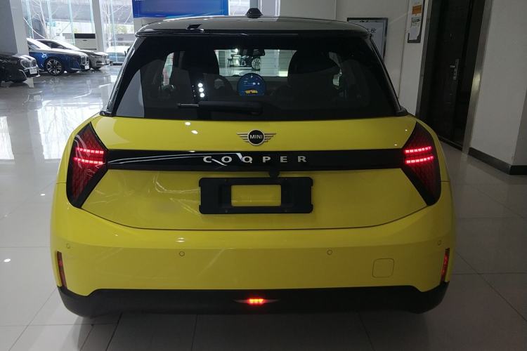 Used MINI Electric COOPER 2024 456km COOPER E Classic Edition Rear