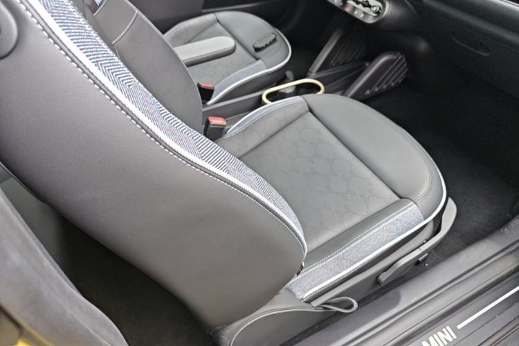 Used MINI Electric COOPER 2024 456km COOPER E Classic Edition Right Front Seat