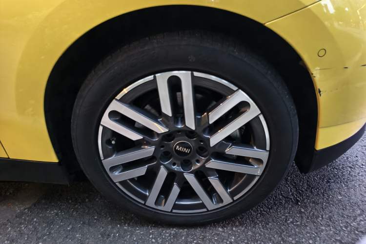 Used MINI Electric COOPER 2024 456km COOPER E Classic Edition Right Front Wheel Hub