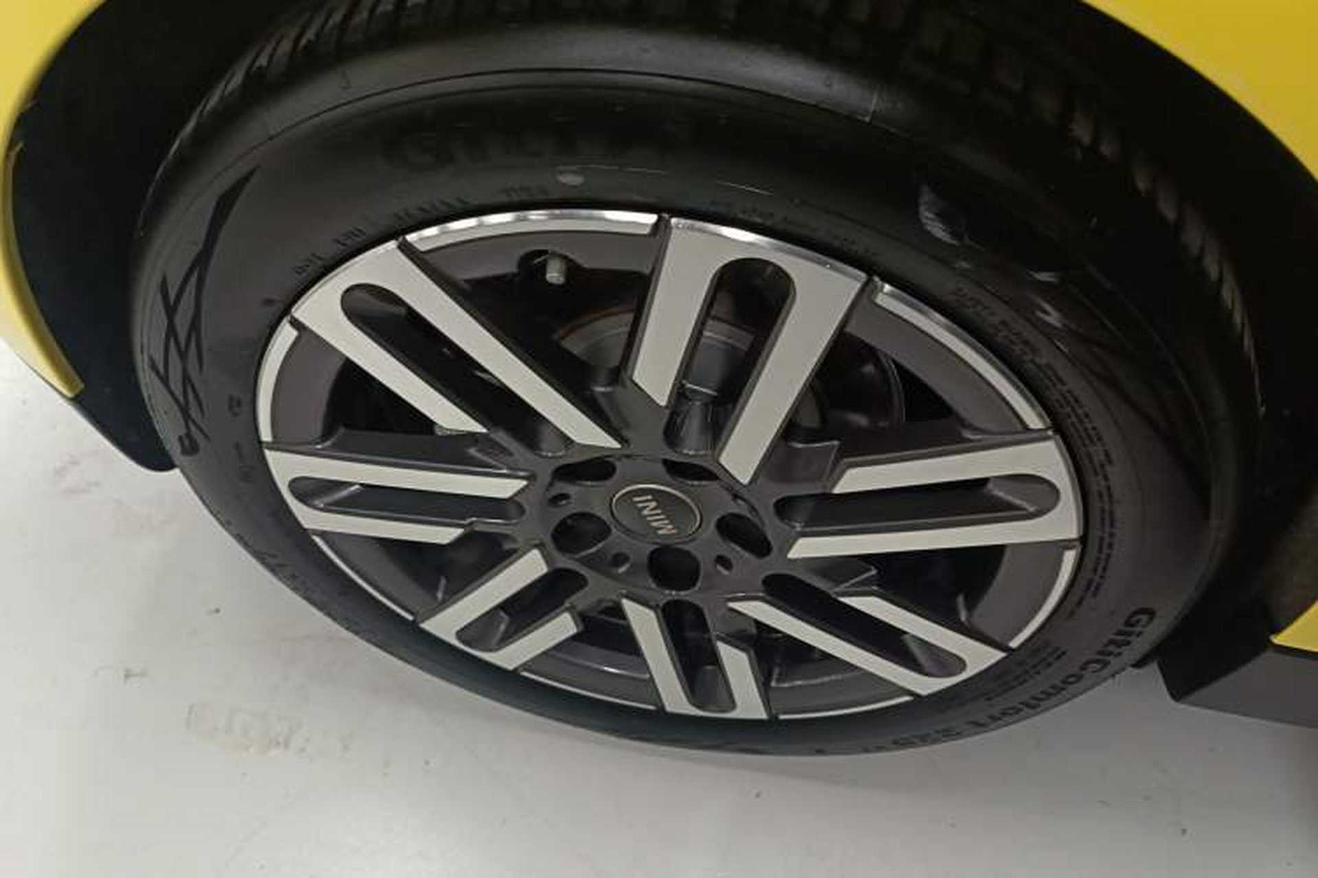 Used MINI Electric COOPER 2024 456km COOPER E Classic Edition Right Rear Wheel Hub