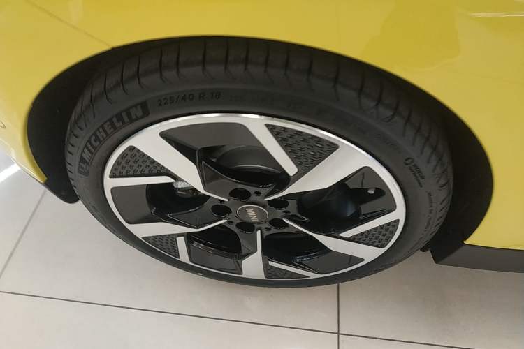 Used MINI Electric COOPER 2024 452km COOPER SE Artist Right Rear Wheel Hub