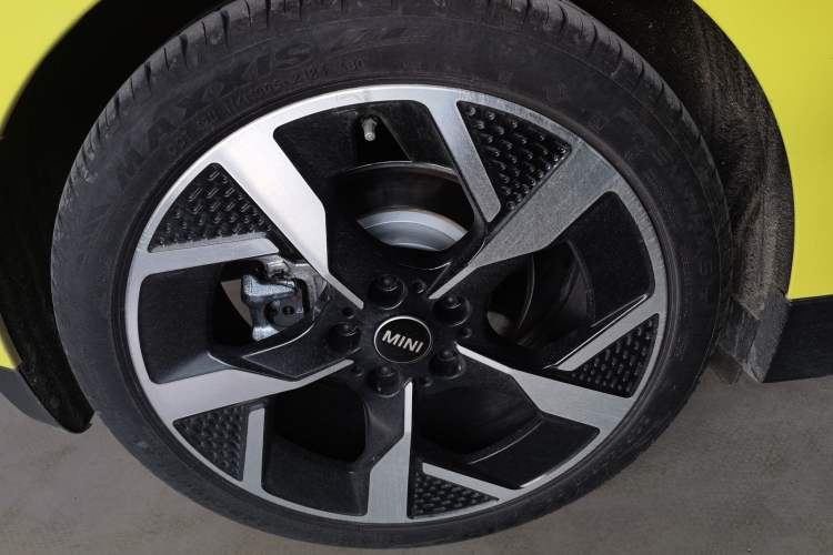 Used MINI Electric COOPER 2024 452km COOPER SE Artist Right Rear Wheel Hub