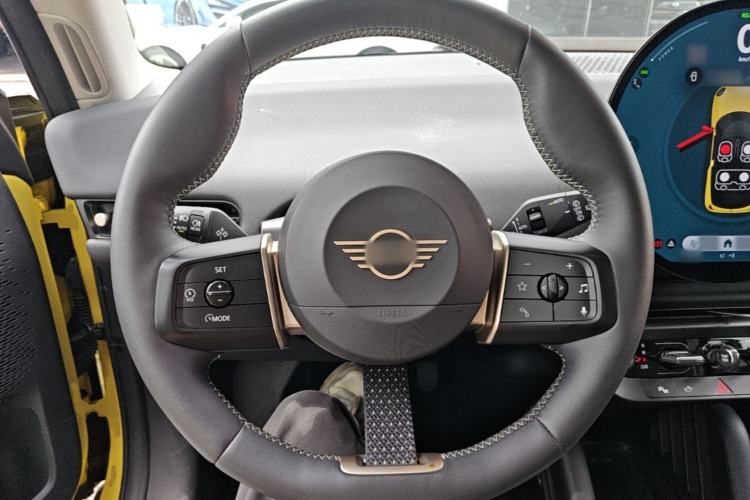 Used MINI Electric COOPER 2024 456km COOPER E Classic Edition Steering Wheel