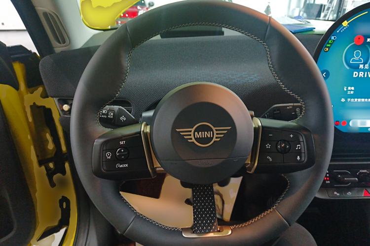 Used MINI Electric COOPER 2024 452km COOPER SE Artist Steering Wheel