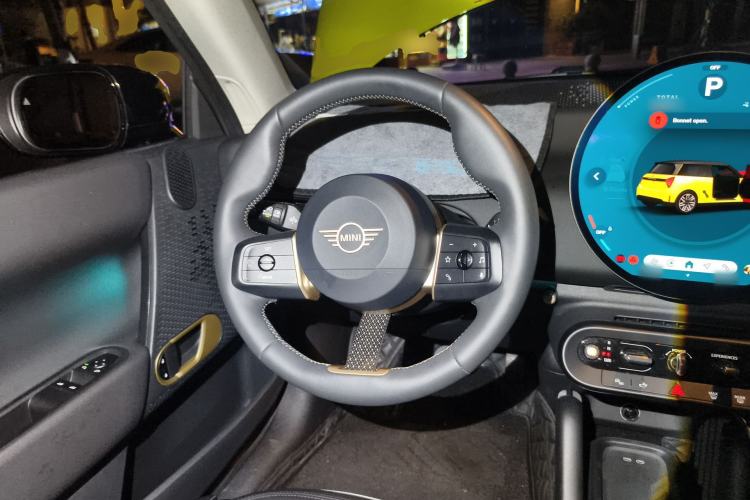 Used MINI Electric COOPER 2024 456km COOPER E Classic Edition Steering Wheel
