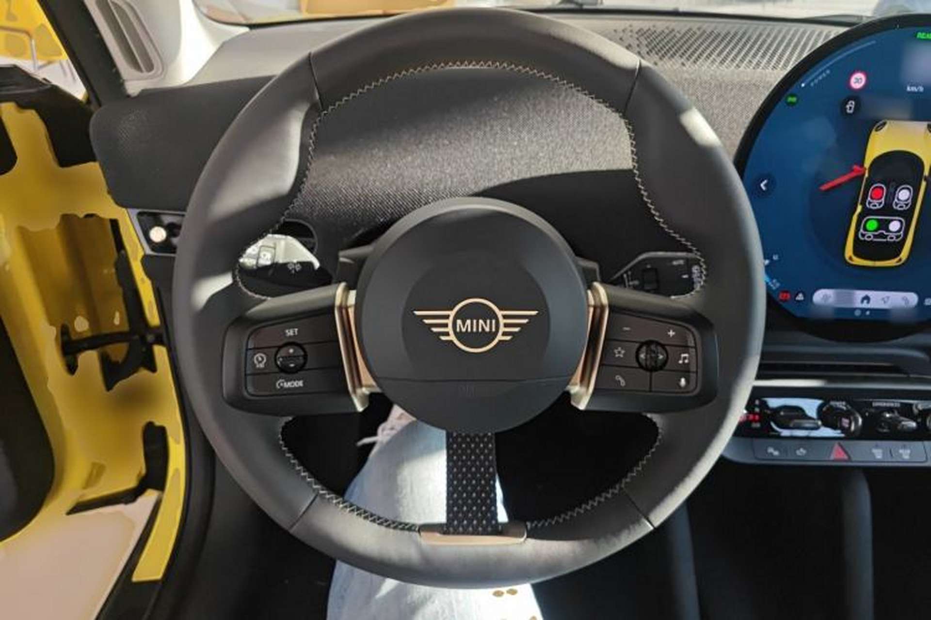 Used MINI Electric COOPER 2024 452km COOPER SE Artist Steering Wheel
