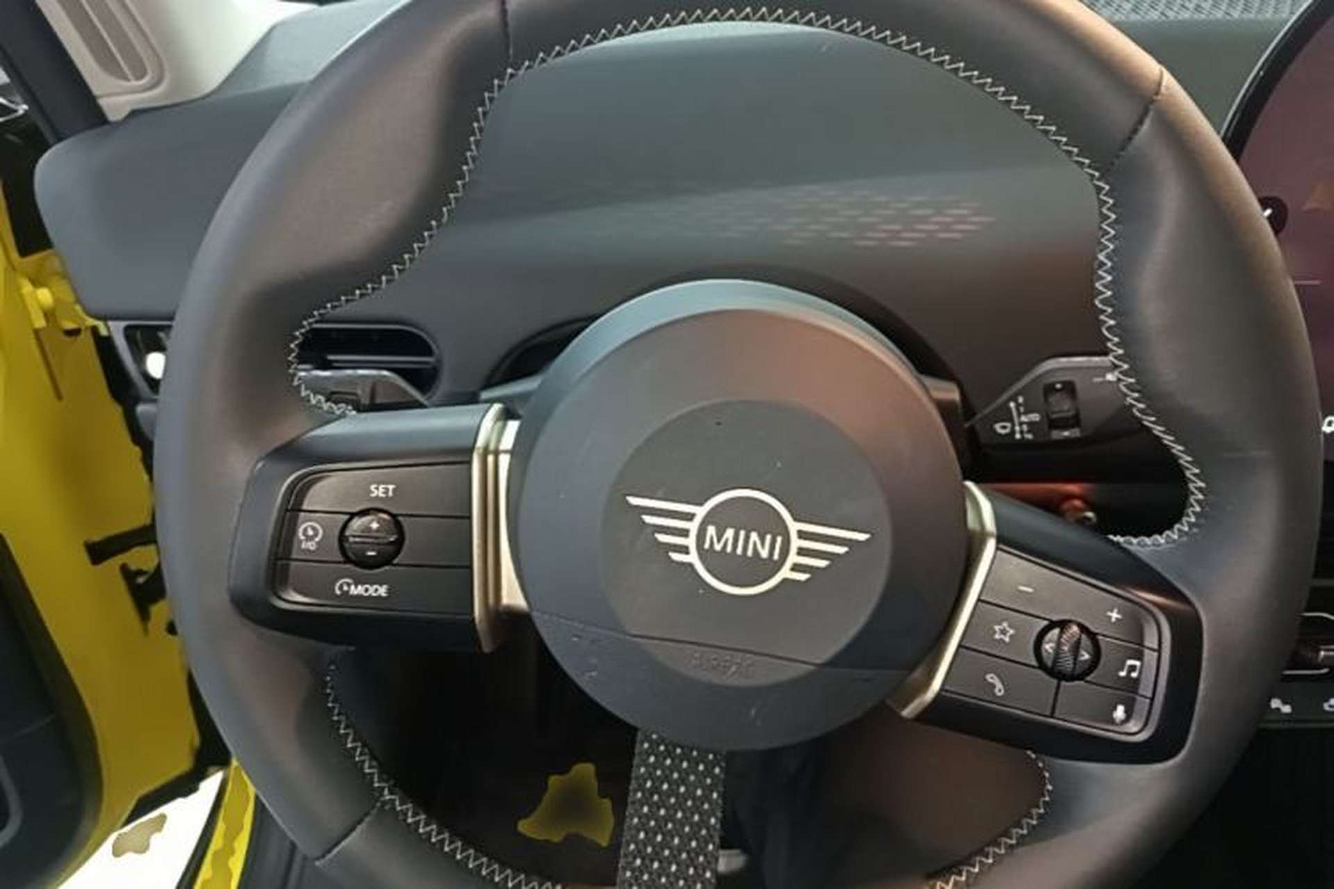Used MINI Electric COOPER 2024 456km COOPER E Classic Edition Steering Wheel