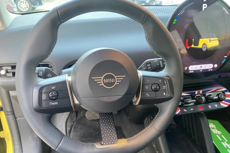 Used MINI Electric COOPER 2024 456km COOPER E Classic Edition Steering Wheel
