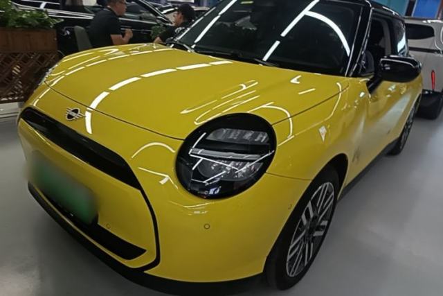 Used MINI Electric COOPER 2024 456km COOPER E Classic Edition