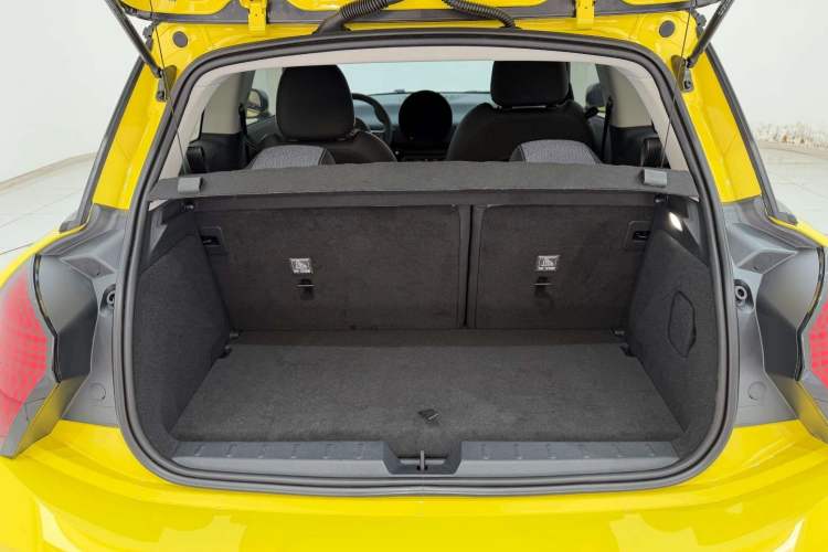 Used MINI Electric COOPER 2024 456km COOPER E Classic Edition Trunk