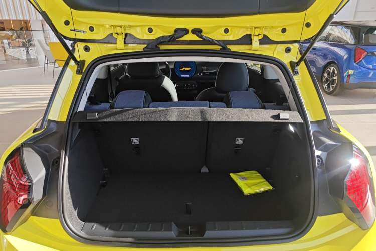 Used MINI Electric COOPER 2024 452km COOPER SE Artist Trunk