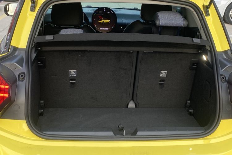 Used MINI Electric COOPER 2024 456km COOPER E Classic Edition Trunk