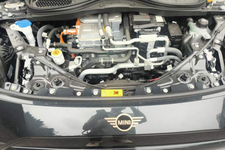 Used MINI Electric COOPER 2025 456km COOPER E Classic Style Engine Bay