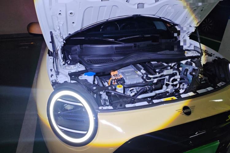 Used MINI Electric COOPER 2025 Model 463km COOPER SE Artist Engine Bay Right