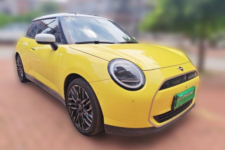 Used MINI Electric COOPER  Front Right 45 Deg