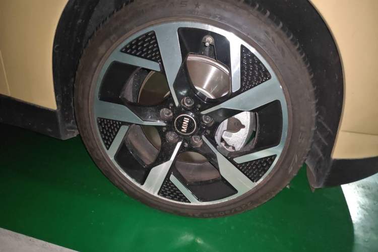 Used MINI Electric COOPER 2025 Model 463km COOPER SE Artist Right Front Wheel Hub