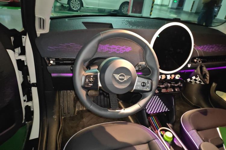 Used MINI Electric COOPER 2025 Model 463km COOPER SE Artist Steering Wheel