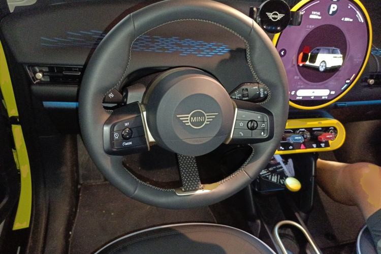 Used MINI Electric COOPER 2025 456km COOPER E Classic Style Steering Wheel