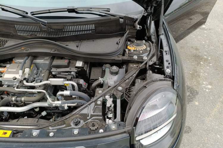 Used MINI Electric COOPER 2025 456km COOPER E Classic Style Engine Bay Left