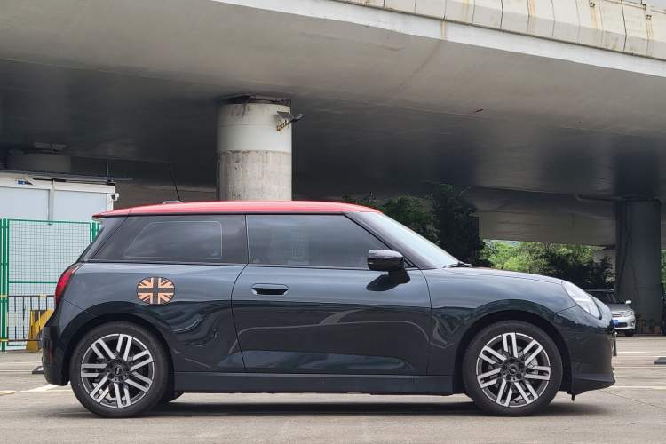 Used MINI Electric COOPER 2025 456km COOPER E Classic Style Exterior 8