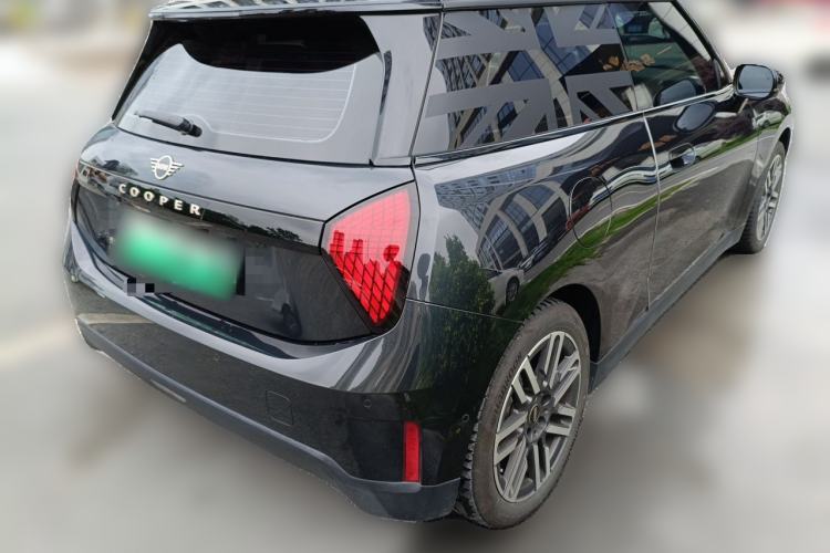 Used MINI Electric COOPER 2025 456km COOPER E Classic Style Rear Right 45 Deg