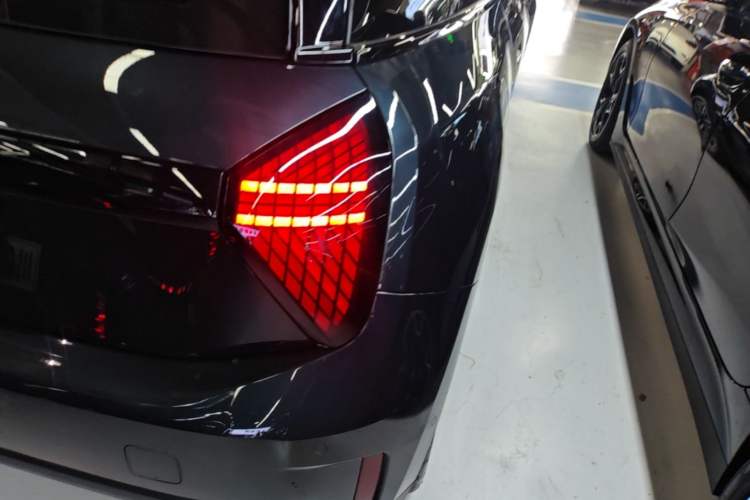 Used MINI Electric COOPER 2025 456km COOPER E Classic Style Right Rear Taillight