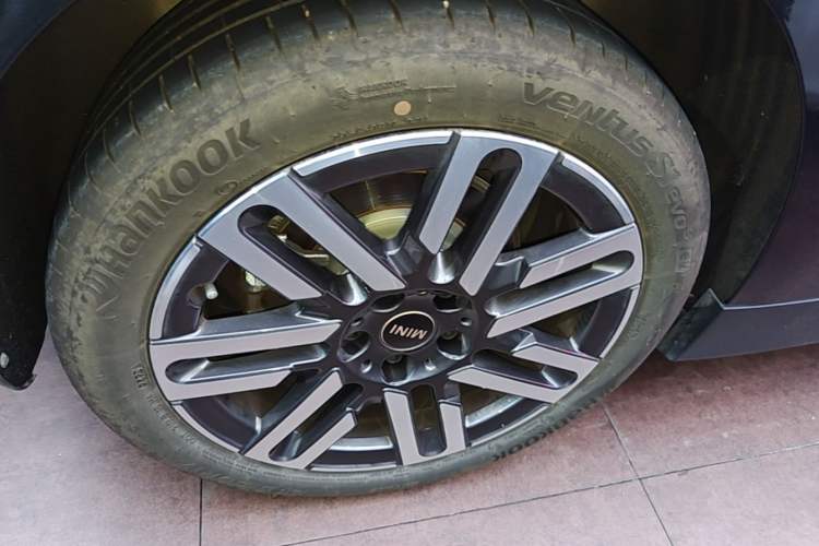 Used MINI Electric COOPER 2025 456km COOPER E Classic Style Right Rear Wheel Hub