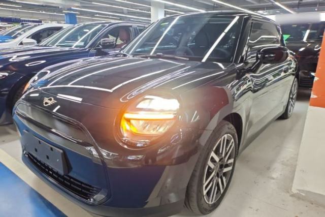 Used MINI Electric COOPER 2025 456km COOPER E Classic Style