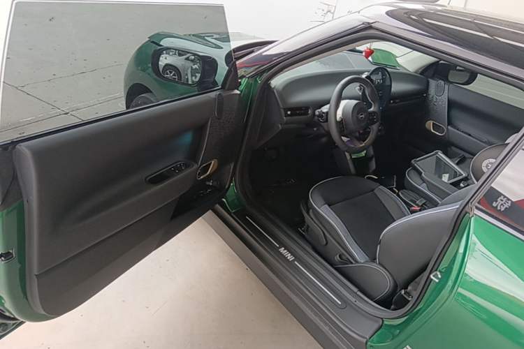 Used MINI Electric COOPER 2025 456km COOPER E Classic Style Driver Seat