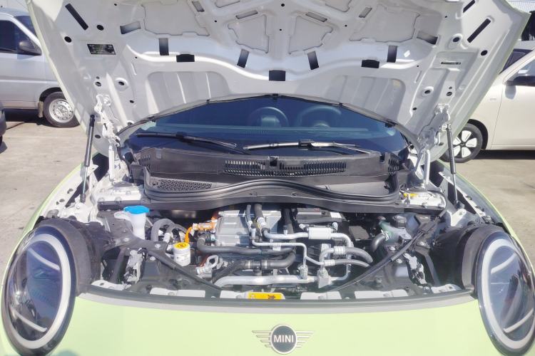 Used MINI Electric COOPER 2025 456km COOPER E Classic Style Engine Bay