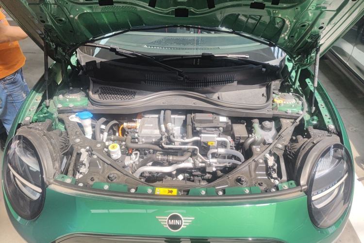 Used MINI Electric COOPER 2025 456km COOPER E Classic Style Engine Bay