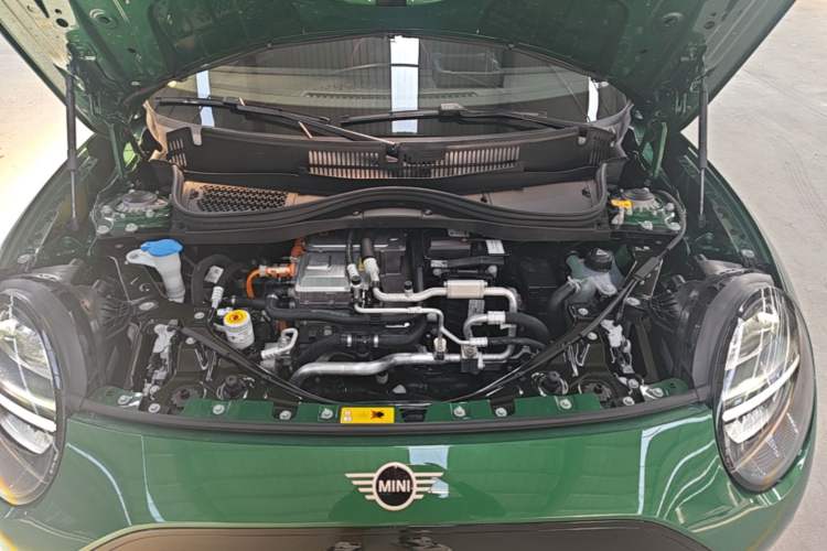 Used MINI Electric COOPER 2025 456km COOPER E Classic Style Engine Bay