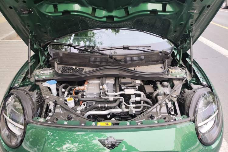 Used MINI Electric COOPER 2025 456km COOPER E Classic Style Engine Bay