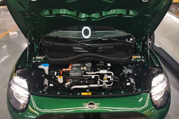 Used MINI Electric COOPER 2025 456km COOPER E Classic Style Engine Bay