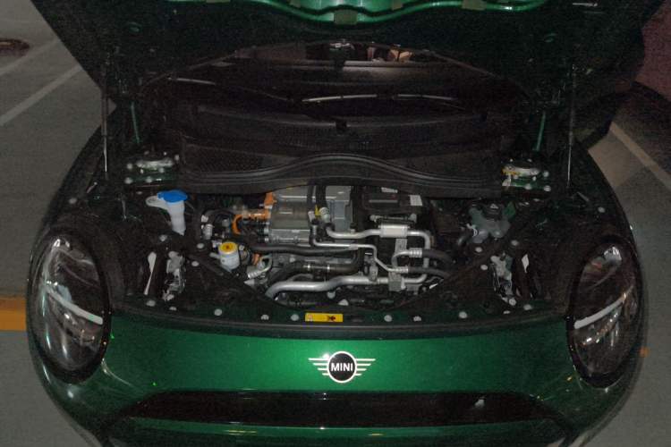 Used MINI Electric COOPER 2025 456km COOPER E Classic Style Engine Bay