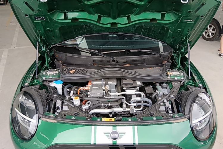 Used MINI Electric COOPER 2025 456km COOPER E Classic Style Engine Bay