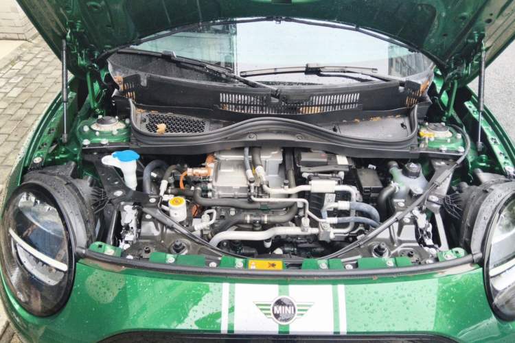 Used MINI Electric COOPER 2025 456km COOPER E Classic Style Engine Bay